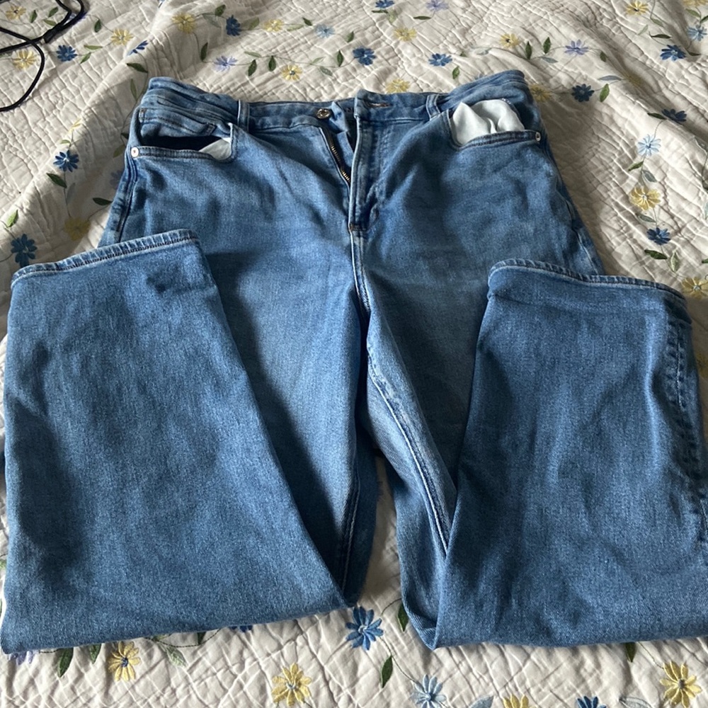 American Eagle mom jean